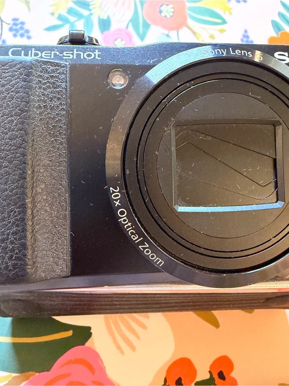 Sony Cyber Shot DSC-HX30V - 20x Optical Zoom - With Accessories Included - Picture 12 of 12